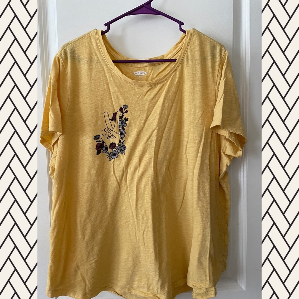 Size XXL old navy shirt.